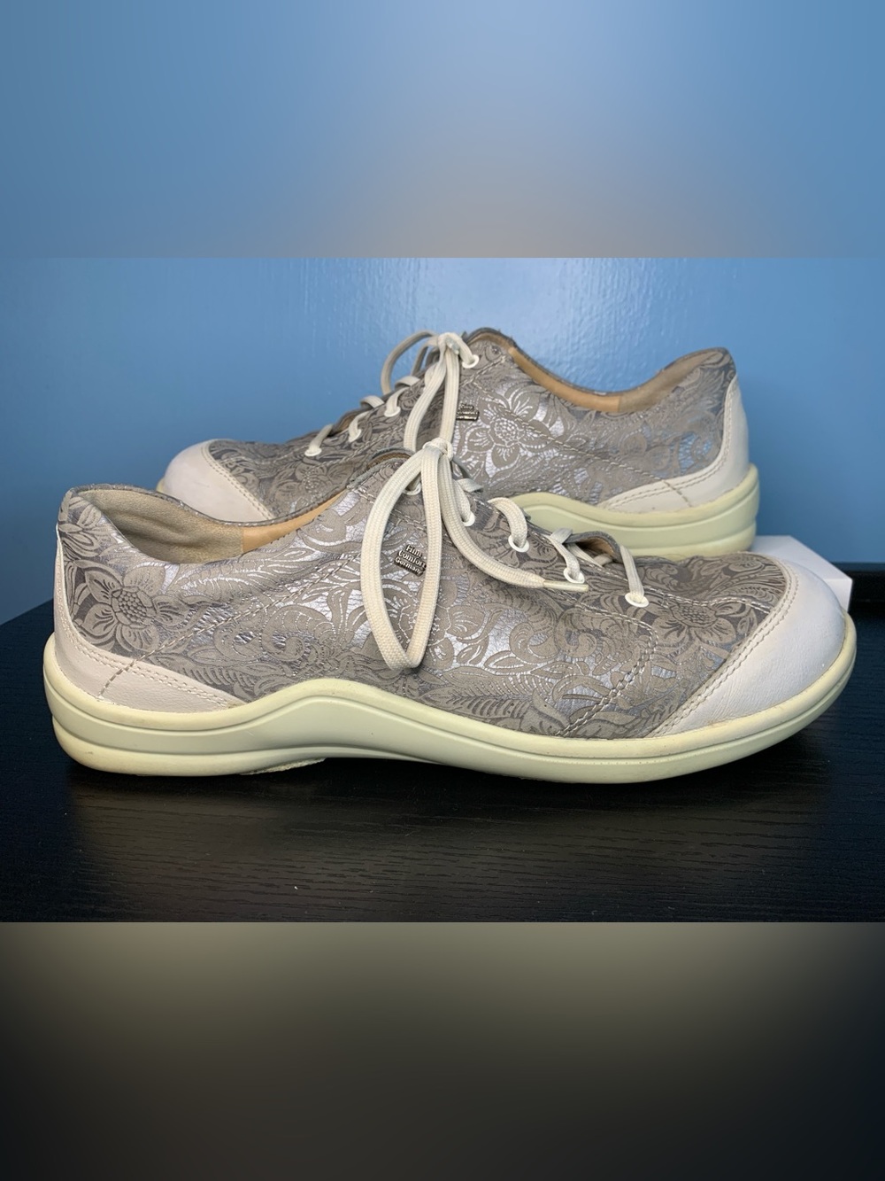 Finn Comfort Ikebukuro Silver Floral Lace-Up Walking Shoe
